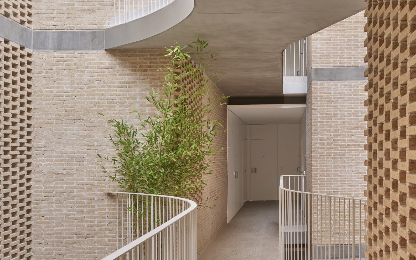 Brick Award 26 Nominee SOCIAL ATRIUM - 54 DWELLINGS IN THE BESÒS - Peris+Toral