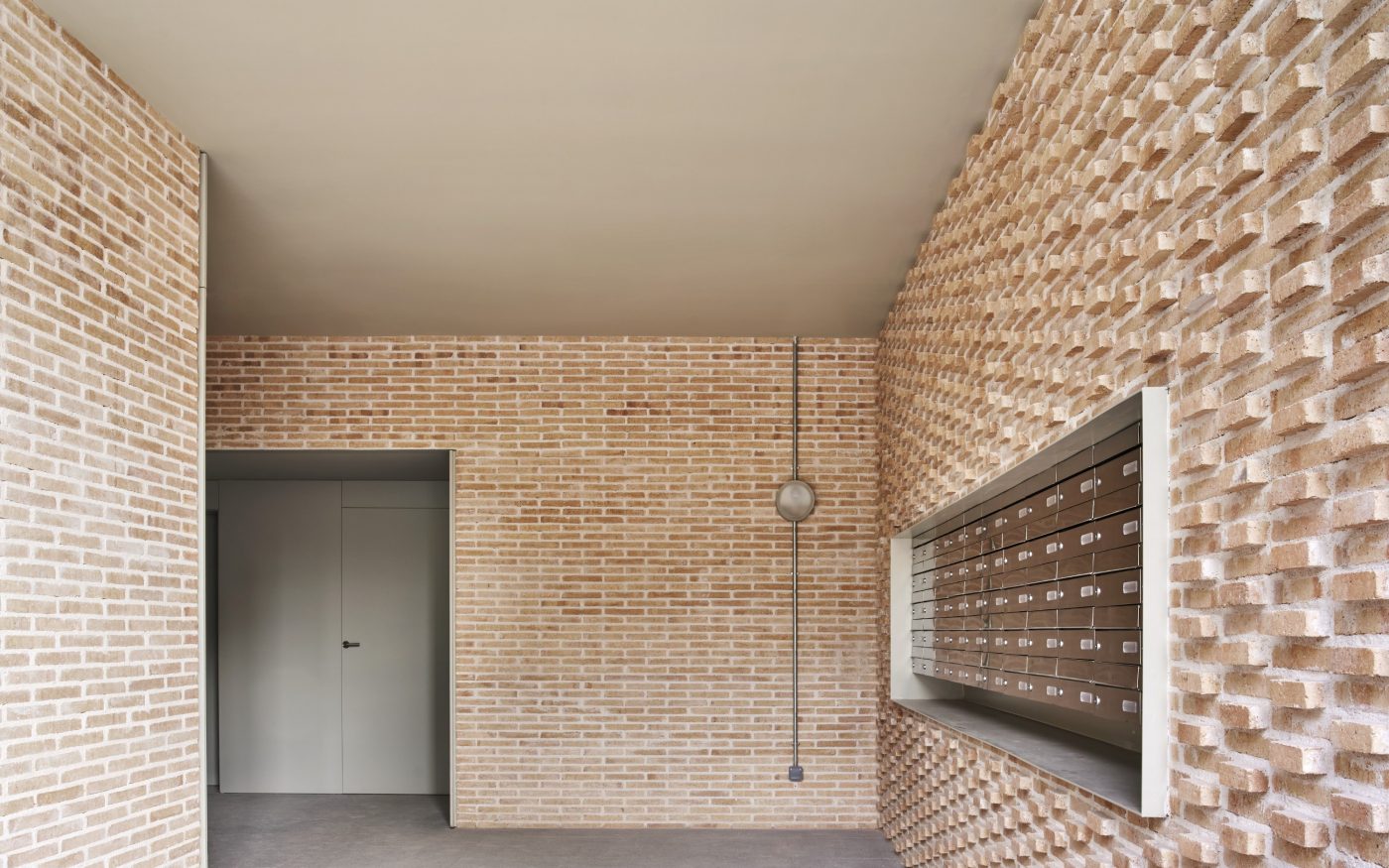 Brick Award 26 Nominee SOCIAL ATRIUM - 54 DWELLINGS IN THE BESÒS - Peris+Toral