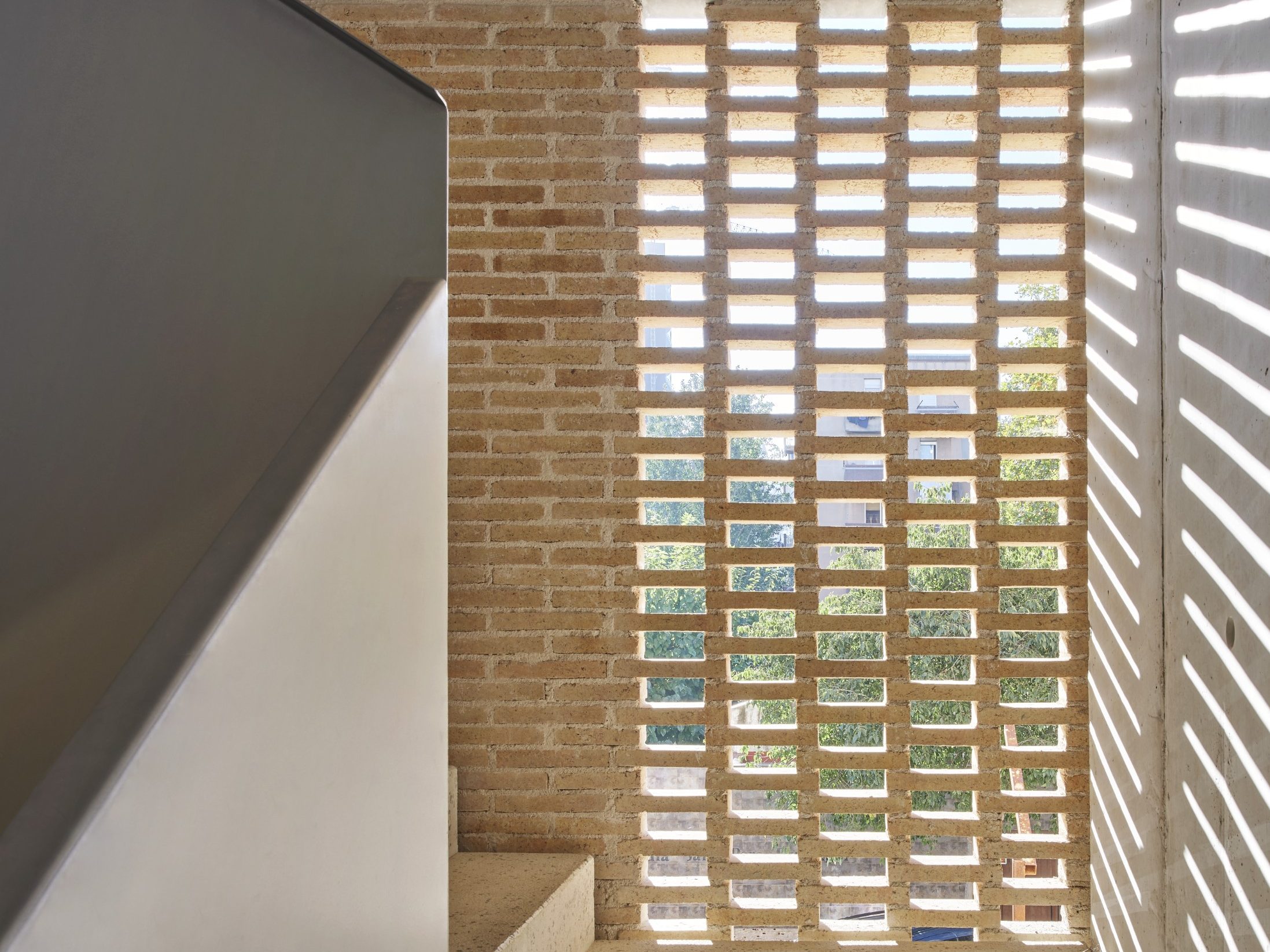 Brick Award 26 Nominee SOCIAL ATRIUM - 54 DWELLINGS IN THE BESÒS - Peris+Toral
