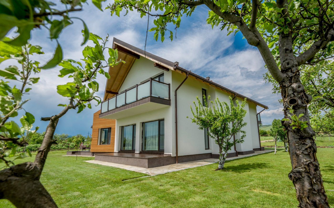 the guesthouse in the orchard / pensiunea din livada