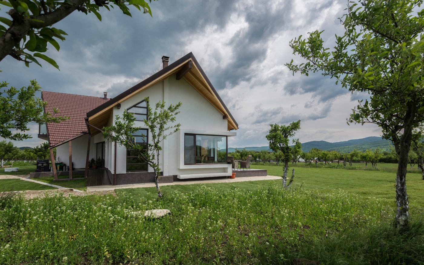 the guesthouse in the orchard / pensiunea din livada
