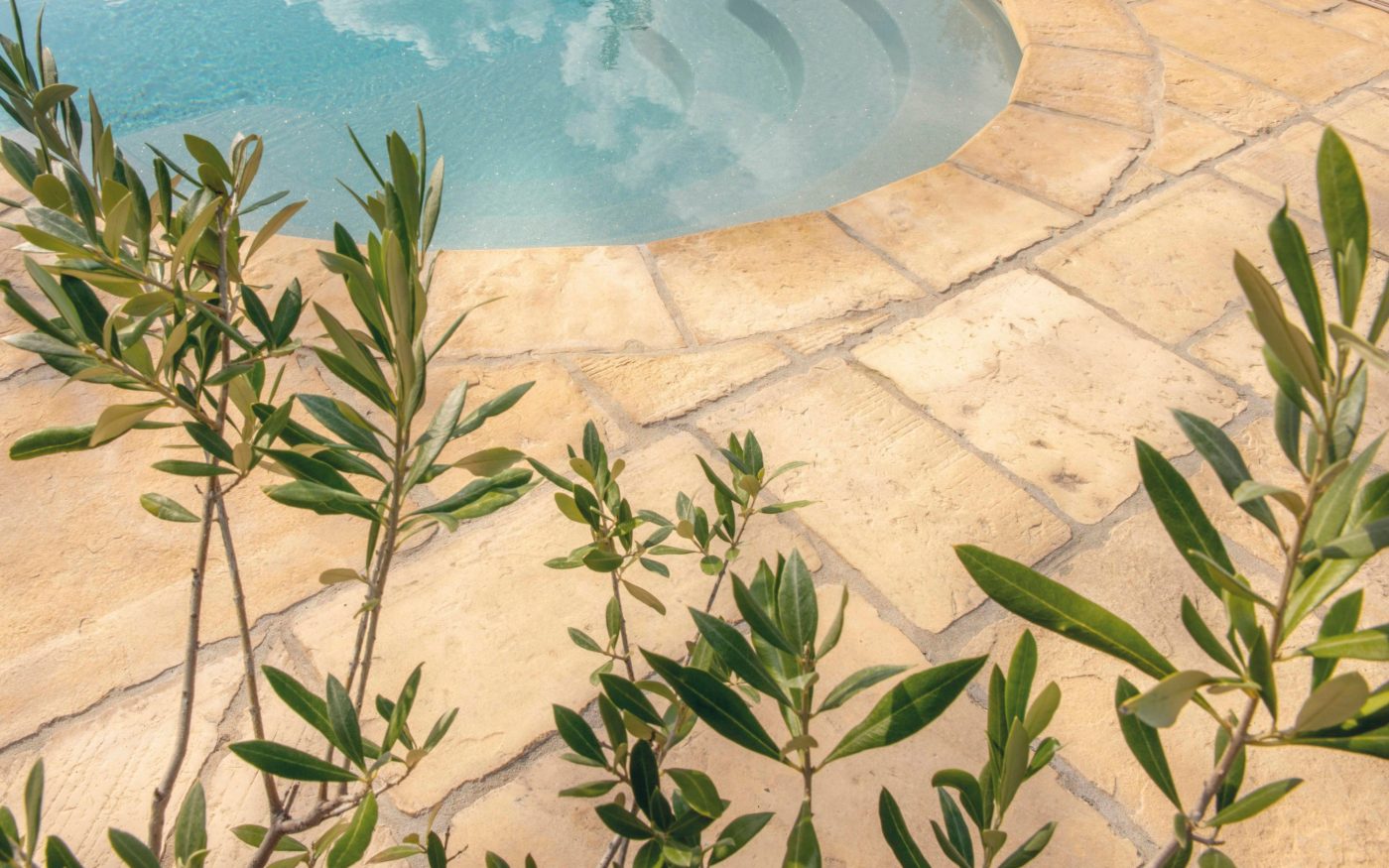 RO_MKT_PHO_SEM_Bradstone_pool_03