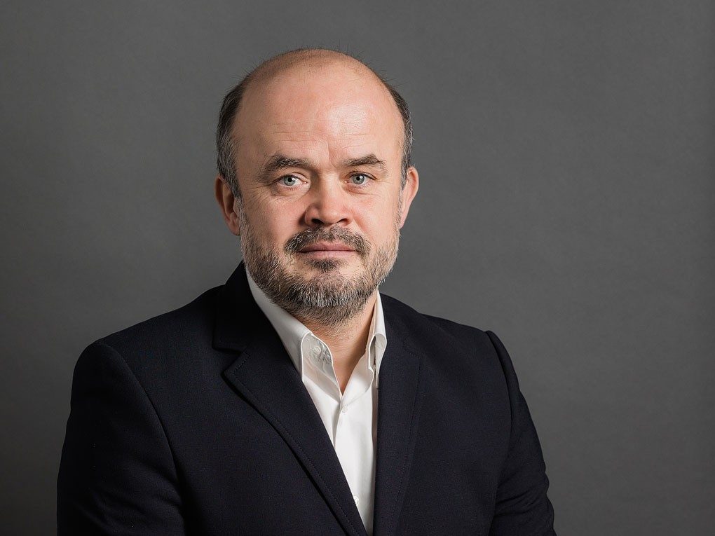 RO_MKT_PHO_Adrian_Jijie